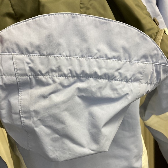 The North Face Women’s Jacket Waterproof HyVent size Medium GREAT condition - Picture 9 of 16